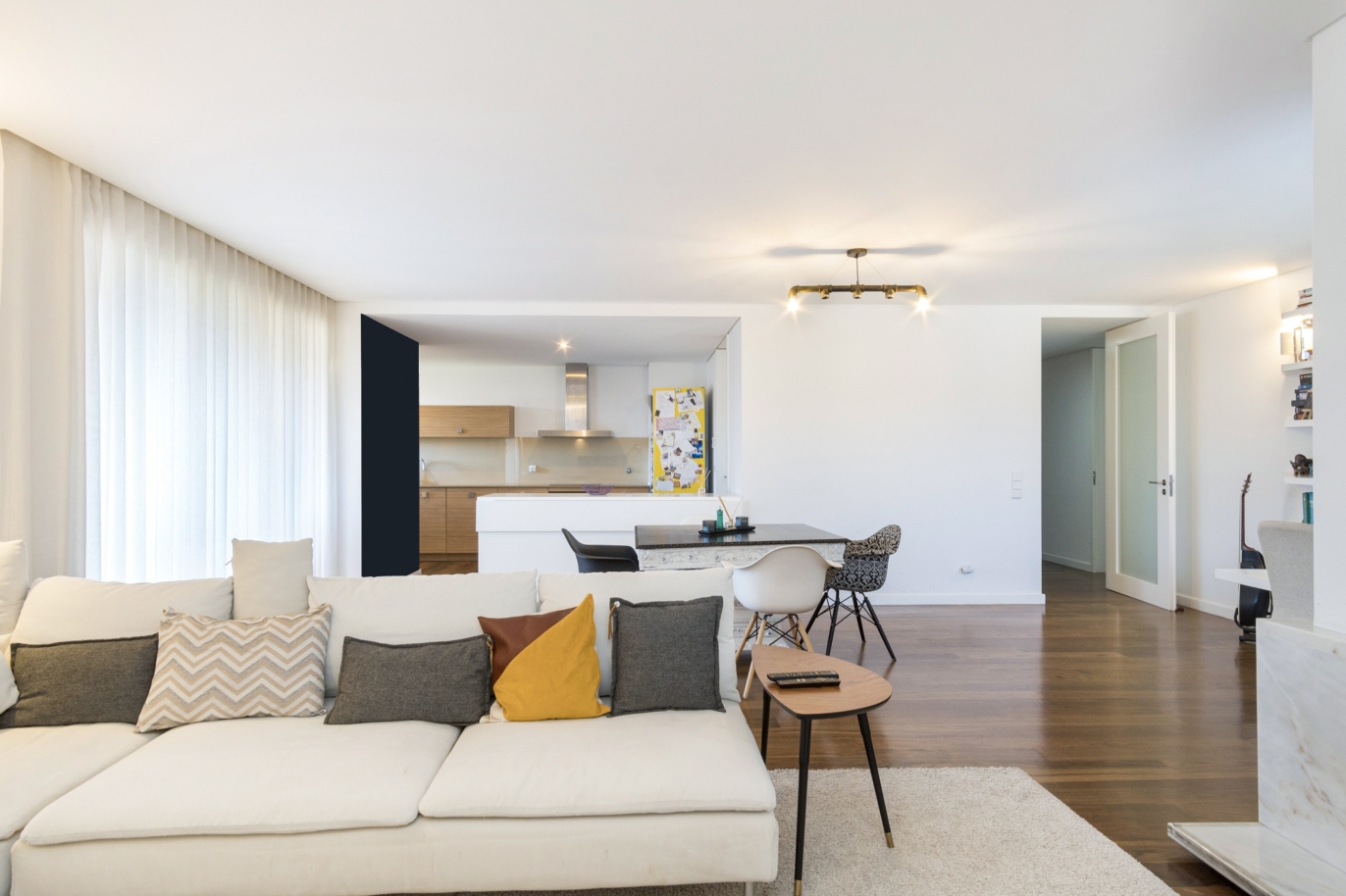 Apartamento moderno com varanda e vistas rio, para venda, no Porto_218038