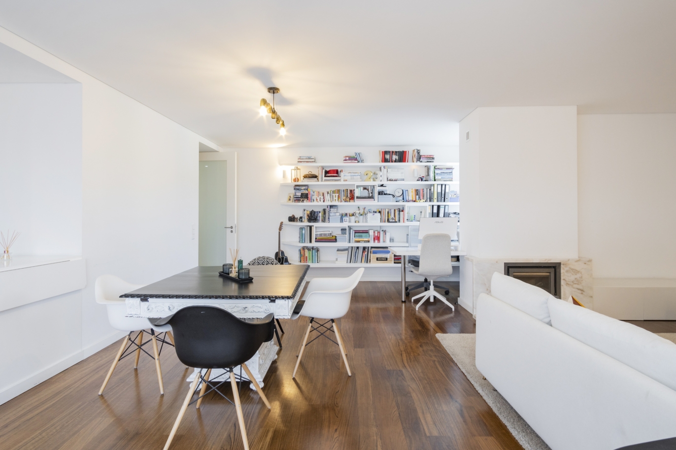 Apartamento moderno com varanda e vistas rio, para venda, no Porto_218040