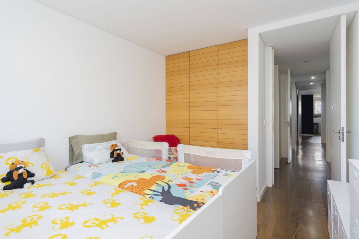 Apartamento moderno com varanda e vistas rio, para venda, no Porto_218048