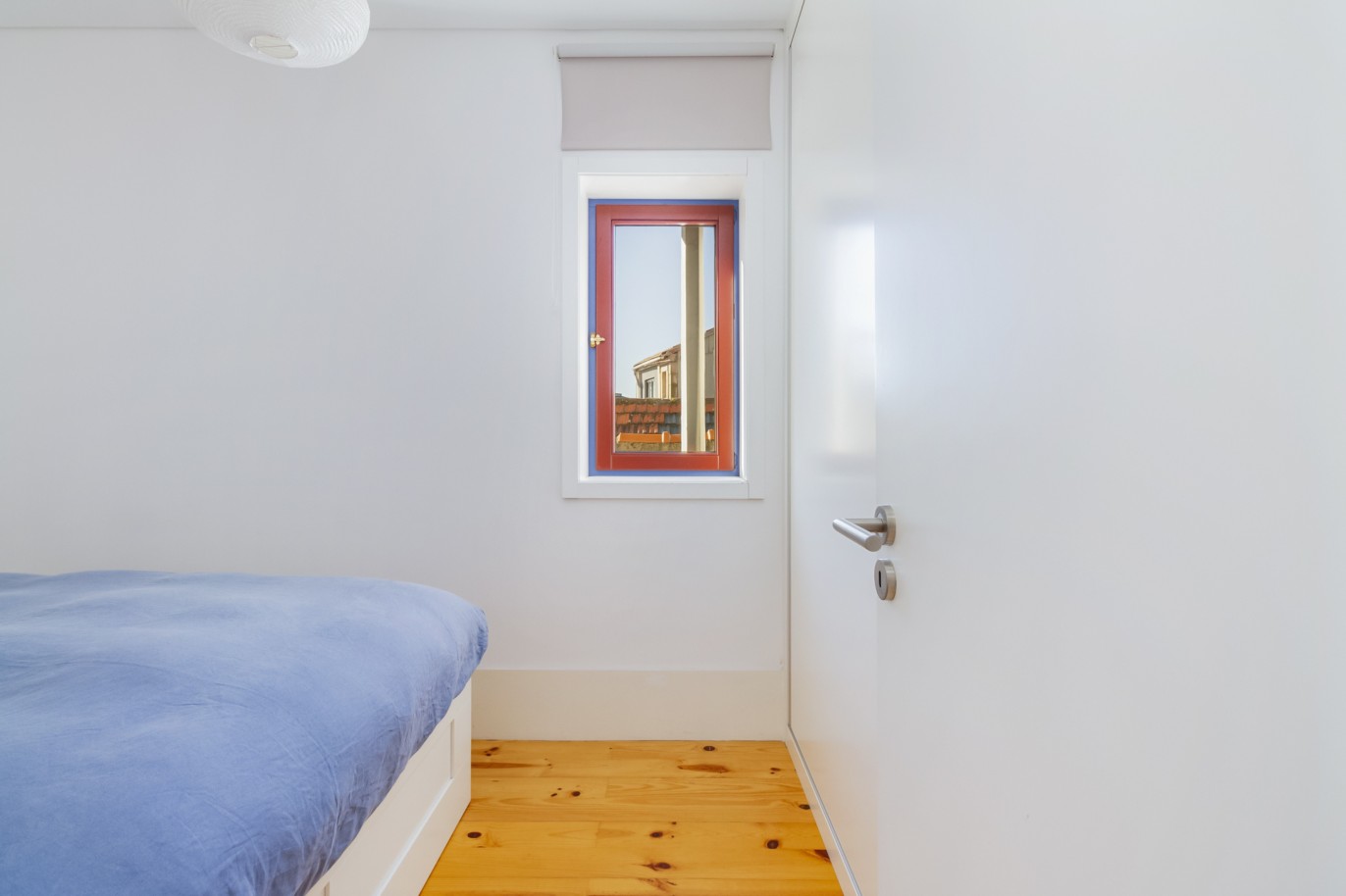 Piso de 1+1 dormitorios con balcón, en venta, en Baixa do Porto, Portugal_218115