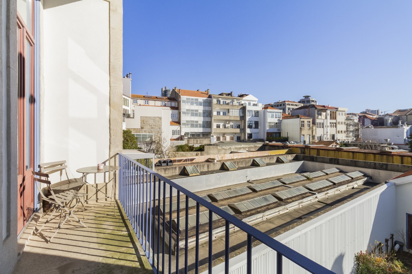 1+1 bedroom flat with balcony, for sale, in Baixa do Porto, Portugal_218123