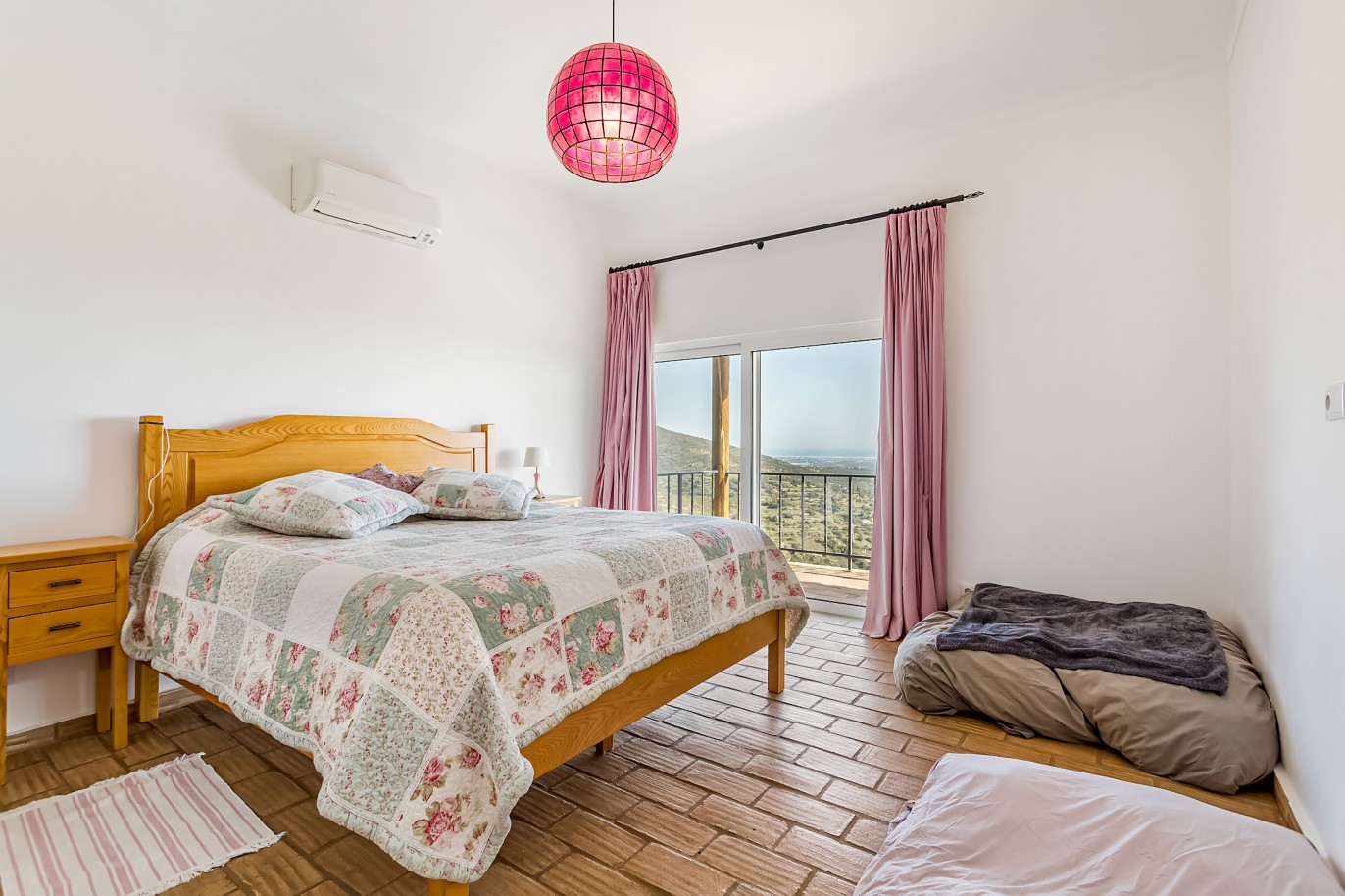 Villa de 5 dormitorios con vistas al mar, en venta, en Faro, Algarve_218168