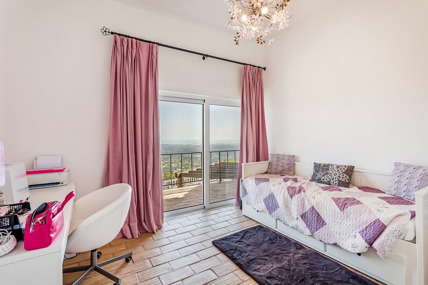 Villa de 5 dormitorios con vistas al mar, en venta, en Faro, Algarve_218171