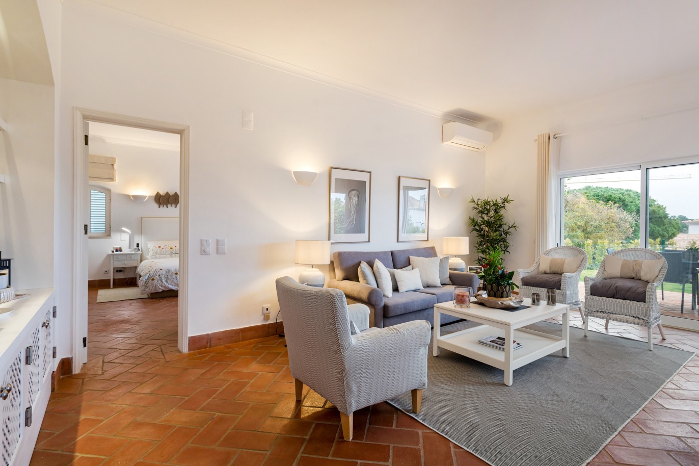 Villa de 3 chambres avec jardin, à vendre à Quinta do Lago, Algarve_218585