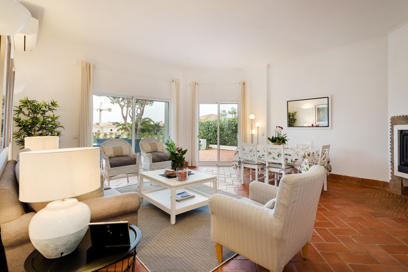 Villa de 3 chambres avec jardin, à vendre à Quinta do Lago, Algarve_218586