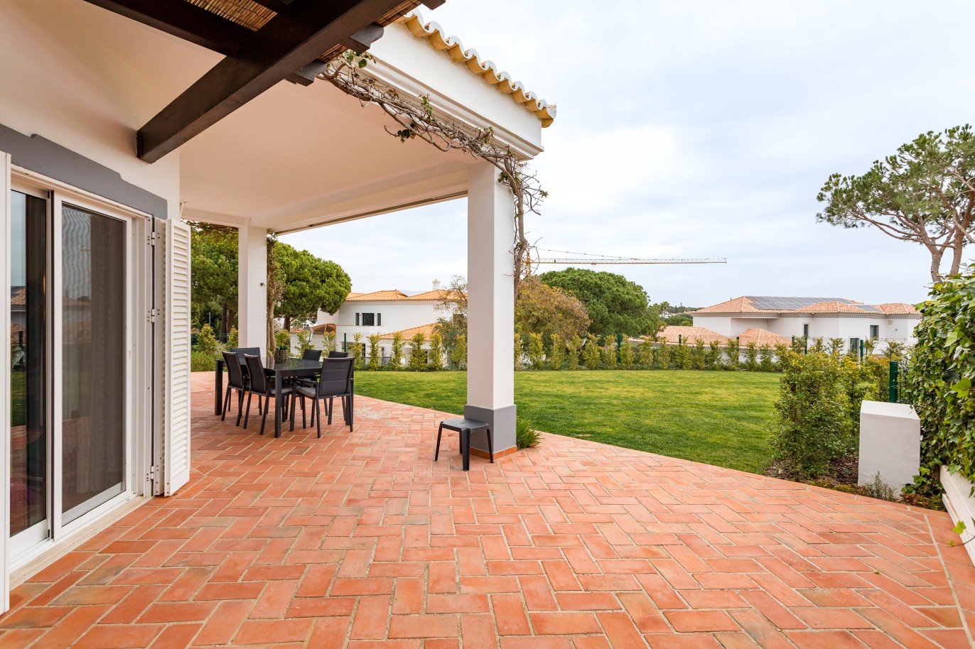 Villa de 3 chambres avec jardin, à vendre à Quinta do Lago, Algarve_218600