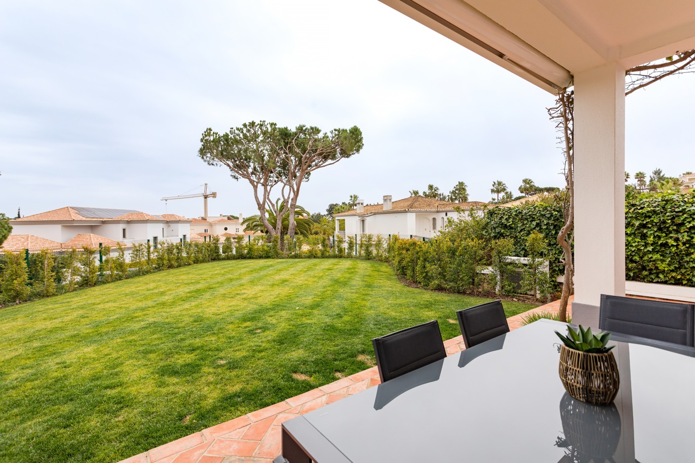 Villa de 3 chambres avec jardin, à vendre à Quinta do Lago, Algarve_218602