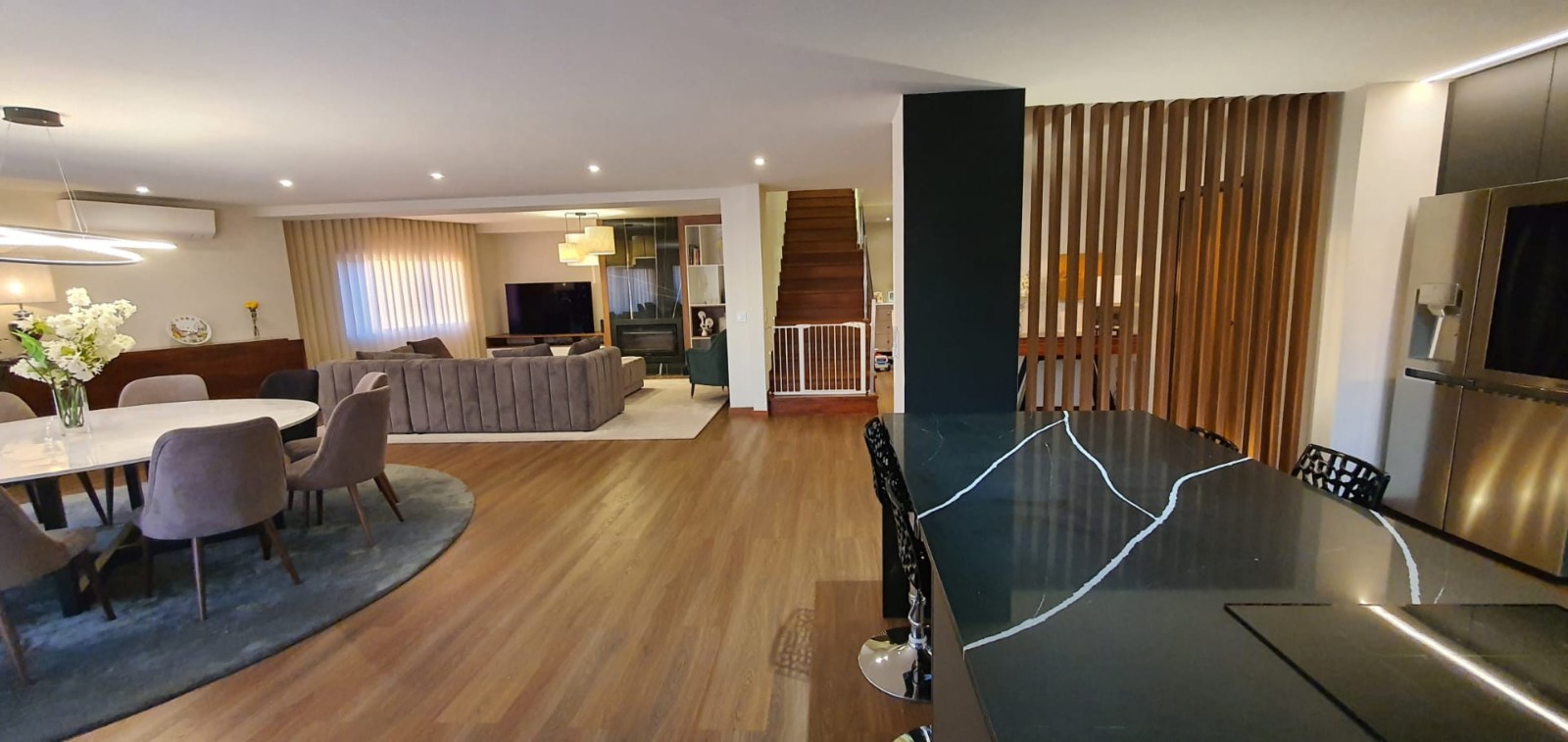 Verkauf: 5-Schlafzimmer-Penthouse mit Terrasse und Pool, in Carvalhos, V. N. Gaia, Portugal_218750