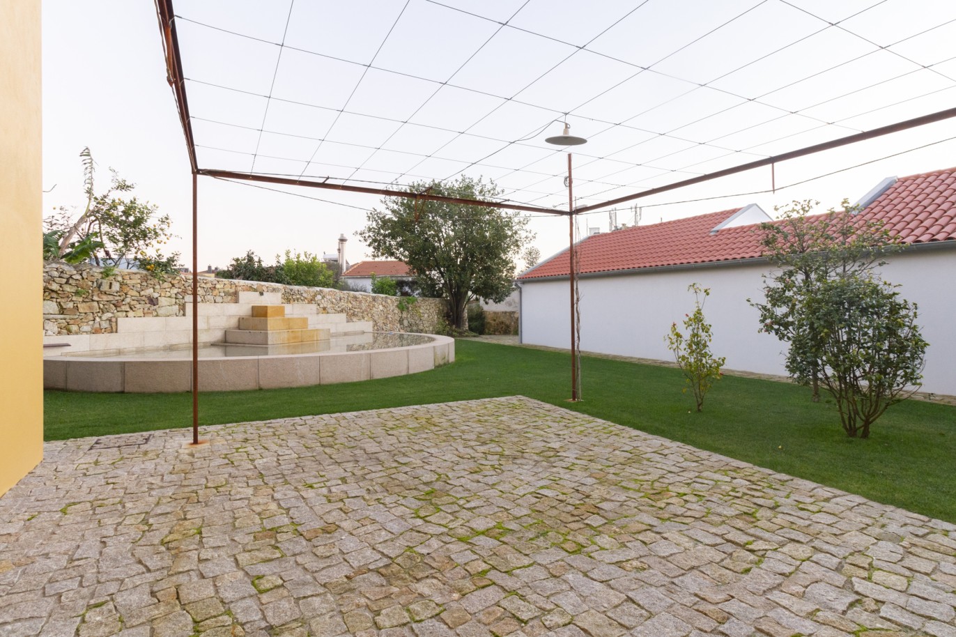 Casa Senhorial com jardins e lago, para venda, na Foz do Douro, Porto_218863