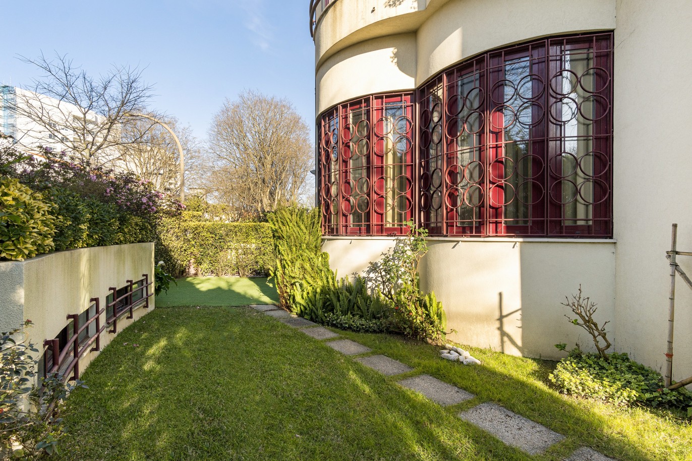 Luxury villa with garden, for sale, in Cristo Rei, Porto, Portugal_218981