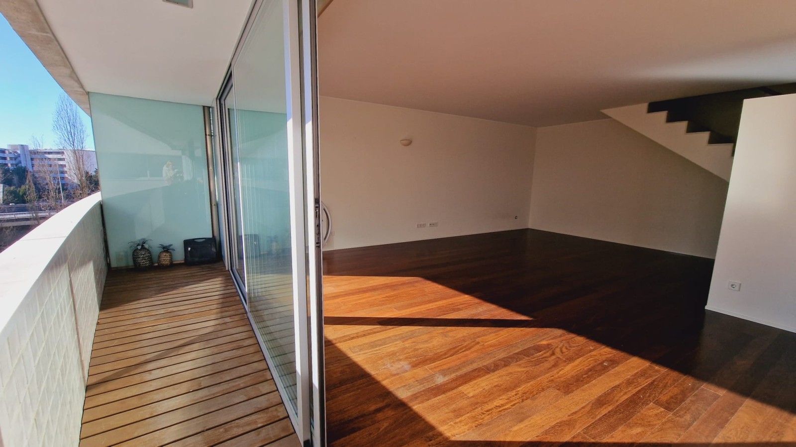 Apartamento duplex com varanda, para venda, em Lordelo do Ouro_219120