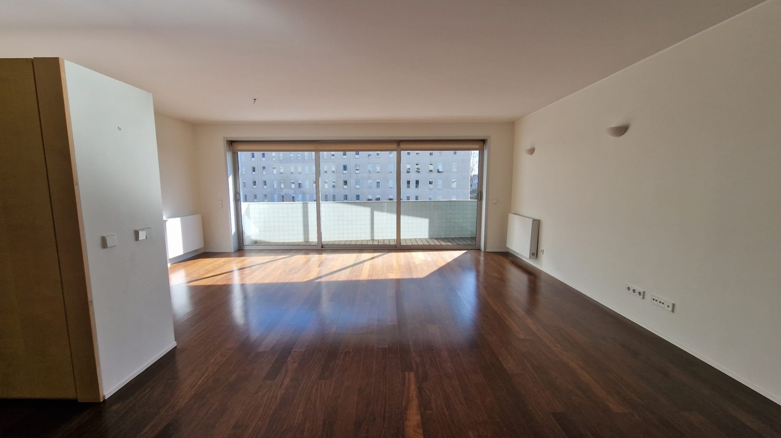Apartamento duplex com varanda, para venda, em Lordelo do Ouro_219124