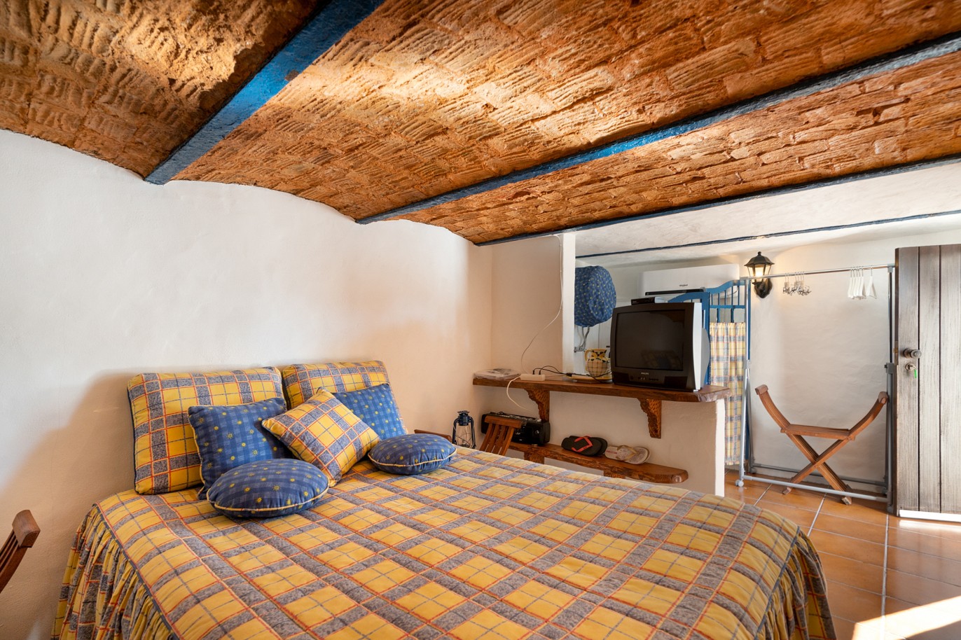 Villa traditionnelle de 5 chambres, à vendre, à São Brás de Alportel, Algarve_219414