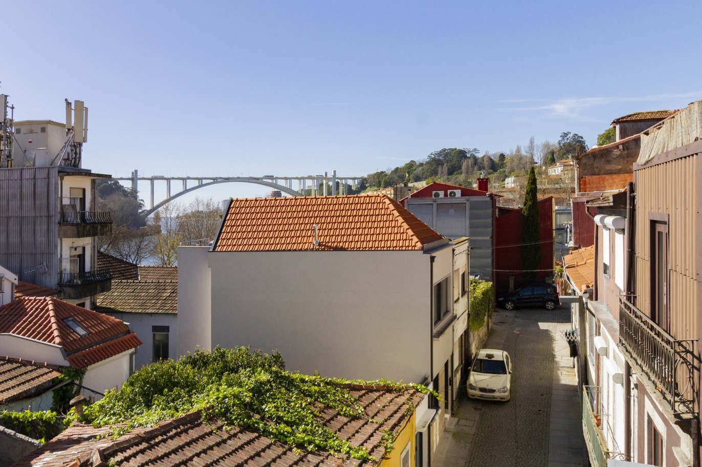Sale: Villa with terrace and river views, in Cais das Pedras, Porto, Portugal_219768