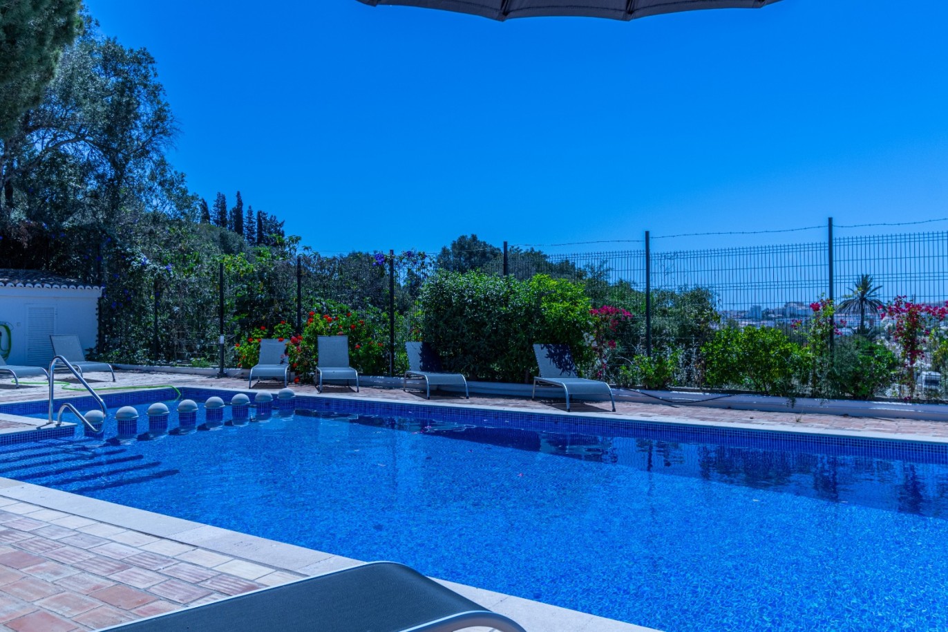 Boutique Hotel T12 com piscina, para venda, em Falfeira, Algarve_220132