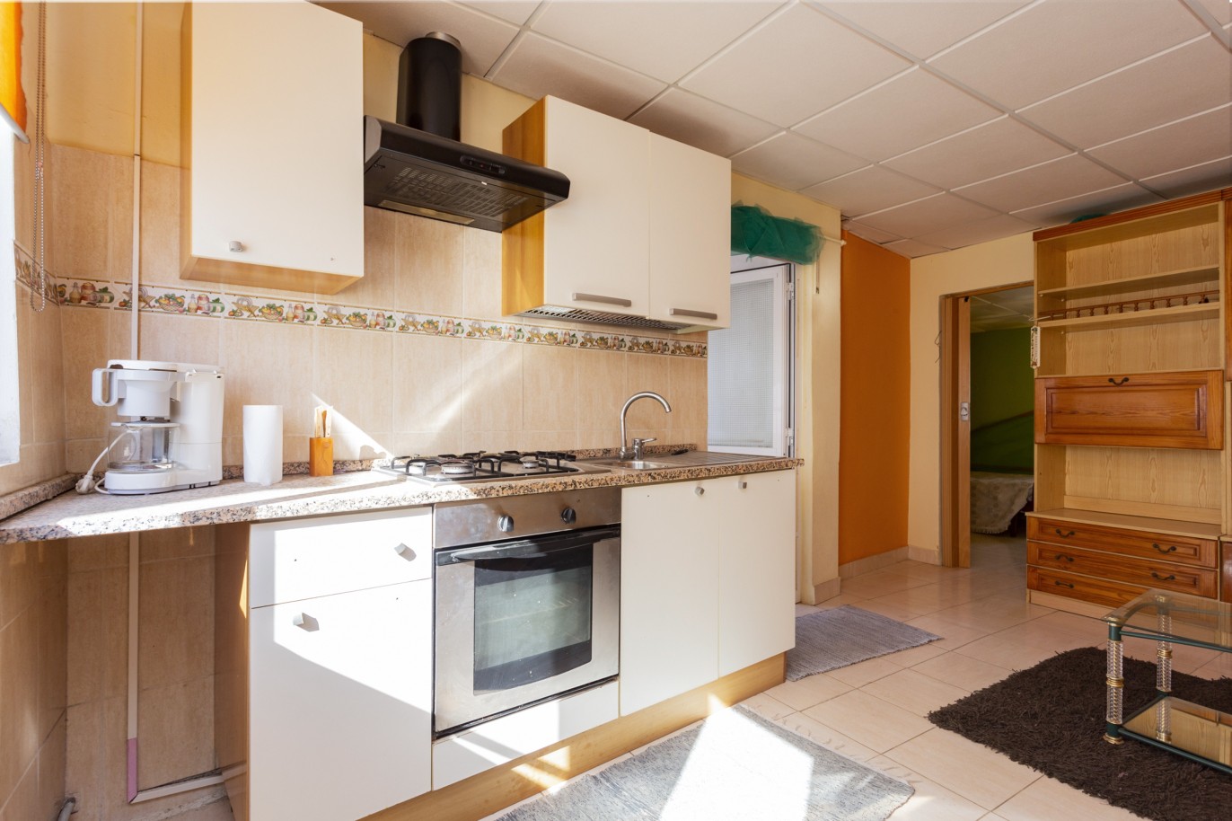 Edificio con cinco pisos T2, en venta, en Alvor, Algarve_220441