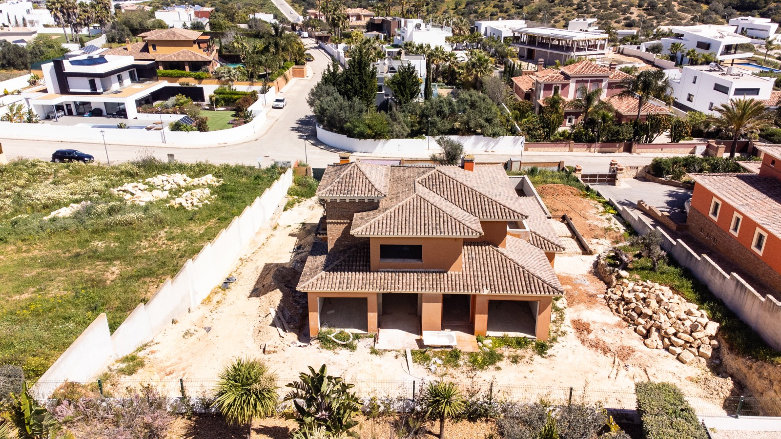 Villa de lujo de 4+1 dormitorios en construcción, en venta, Porto de Mós, Algarve_220463