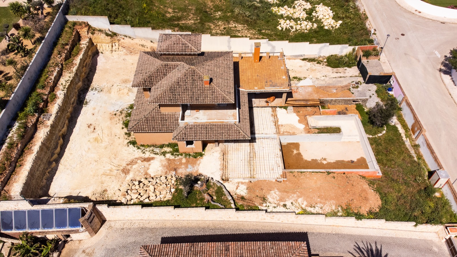 Villa de lujo de 4+1 dormitorios en construcción, en venta, Porto de Mós, Algarve_220464