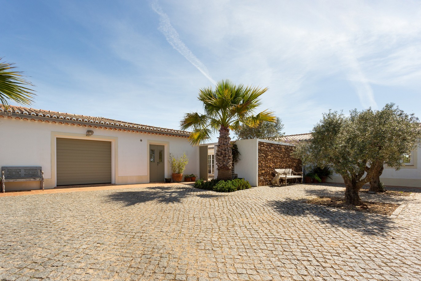 Bauernhof mit drei T1 Wohnungen, zu verkaufen in Aljezur, Algarve_220471