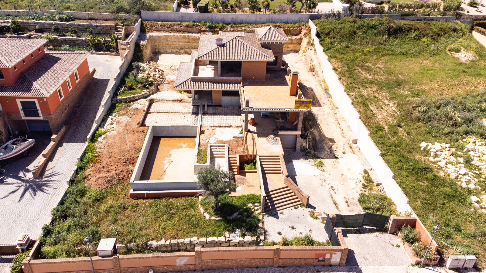 Villa de lujo de 4+1 dormitorios en construcción, en venta, Porto de Mós, Algarve_220495