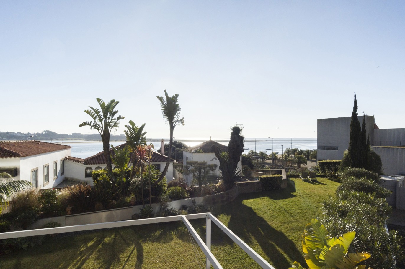 Appartement de luxe avec balcon et vue sur le fleuve, à vendre, à Porto, Portugal_220713