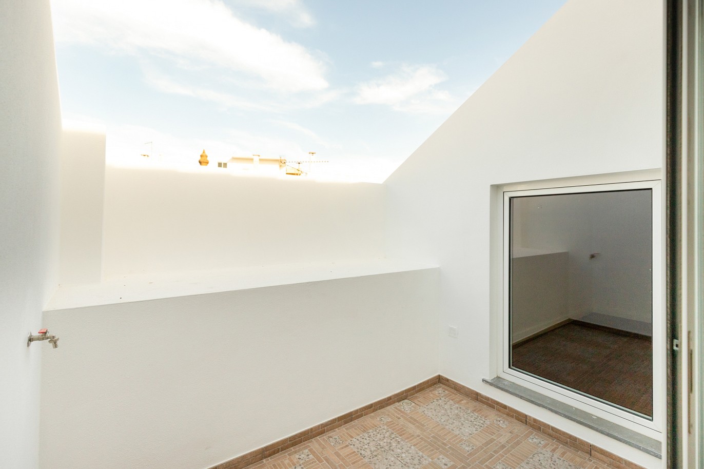 Piso de 2+1 dormitorios, de nueva construcción, en venta en Faro, Algarve_220913