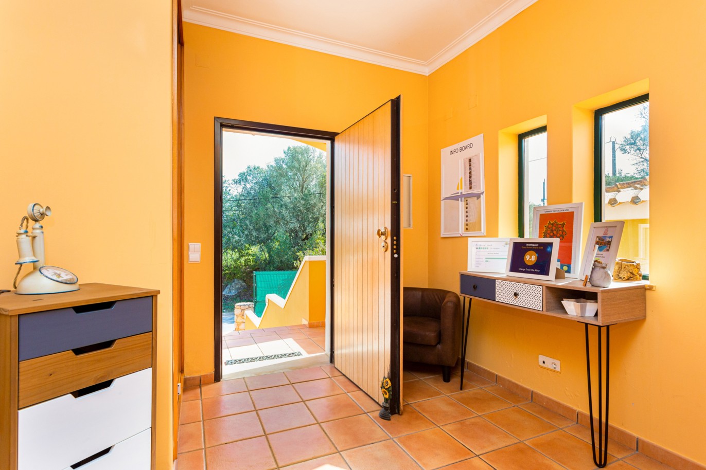 Villa de 5 dormitorios con anexo de 2 dormitorios, en venta, en Alvor, Algarve_220958