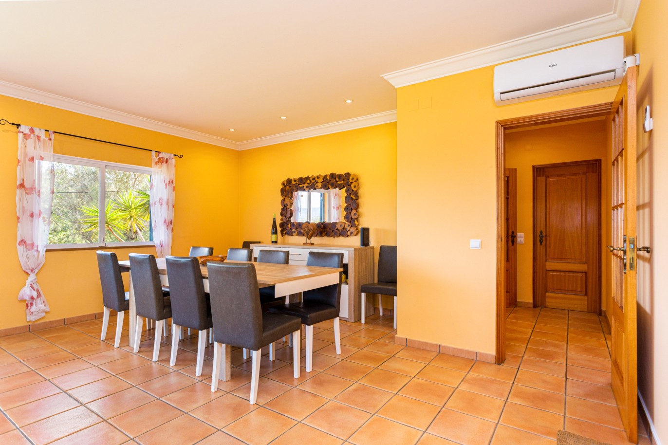Villa de 5 dormitorios con anexo de 2 dormitorios, en venta, en Alvor, Algarve_220965