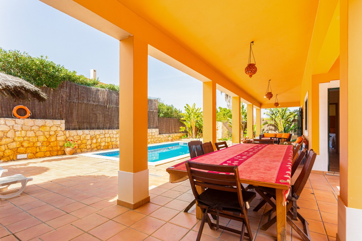 Villa de 5 chambres avec annexe de 2 chambres, à vendre, à Alvor, Algarve_220980