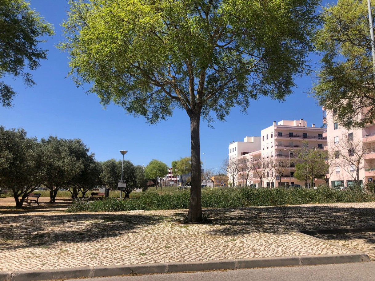 Grundstück mit Baumöglichkeit, zu verkaufen in Loulé, Algarve_221161