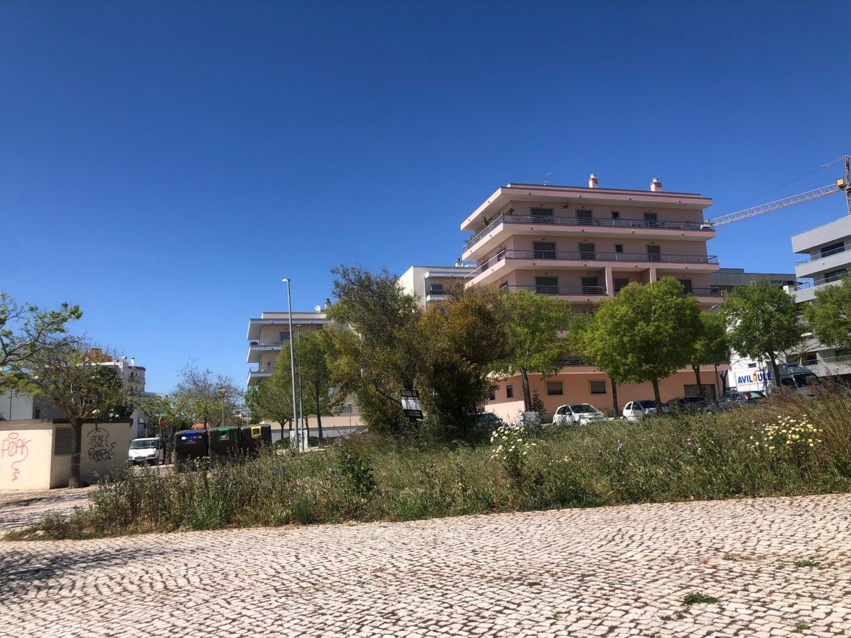 Grundstück mit genehmigtem Projekt, zu verkaufen in Loulé, Algarve_221184