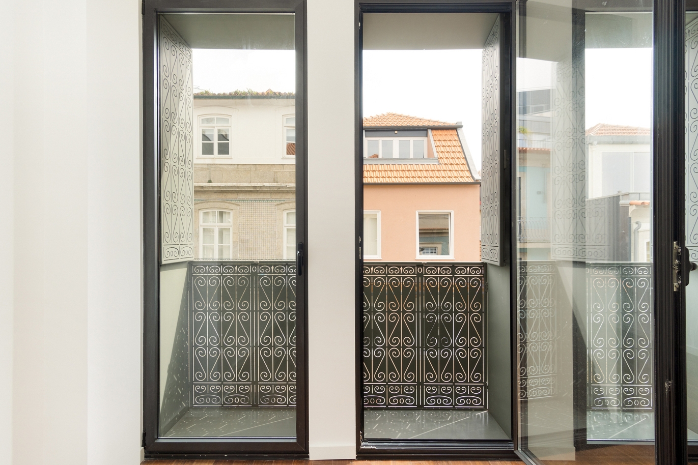 Appartement neuf avec balcon, à vendre, dans le centre historique de Porto, Portugal_221331