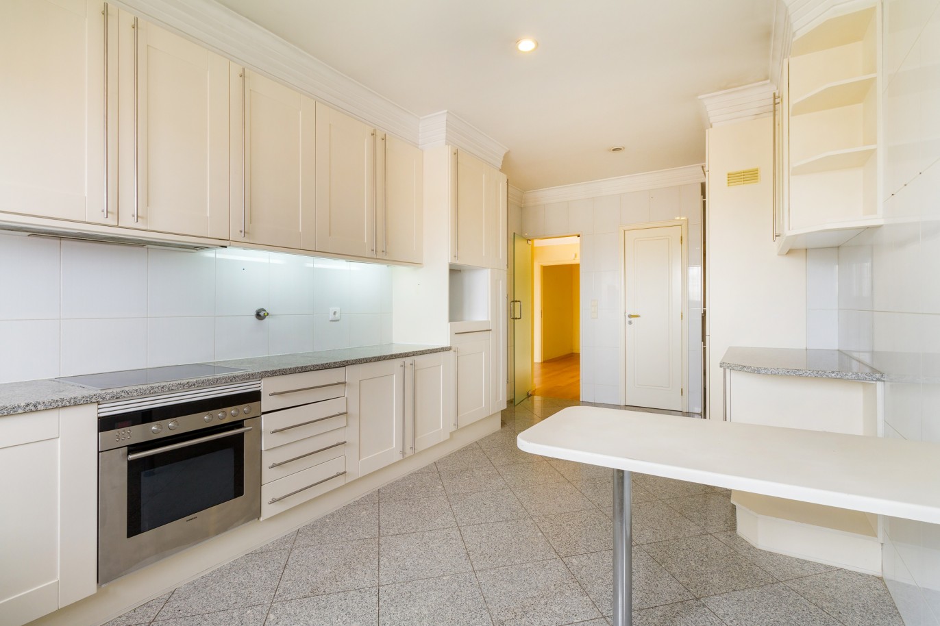 Appartement avec balcon, à vendre, à Porto, Portugal_221672