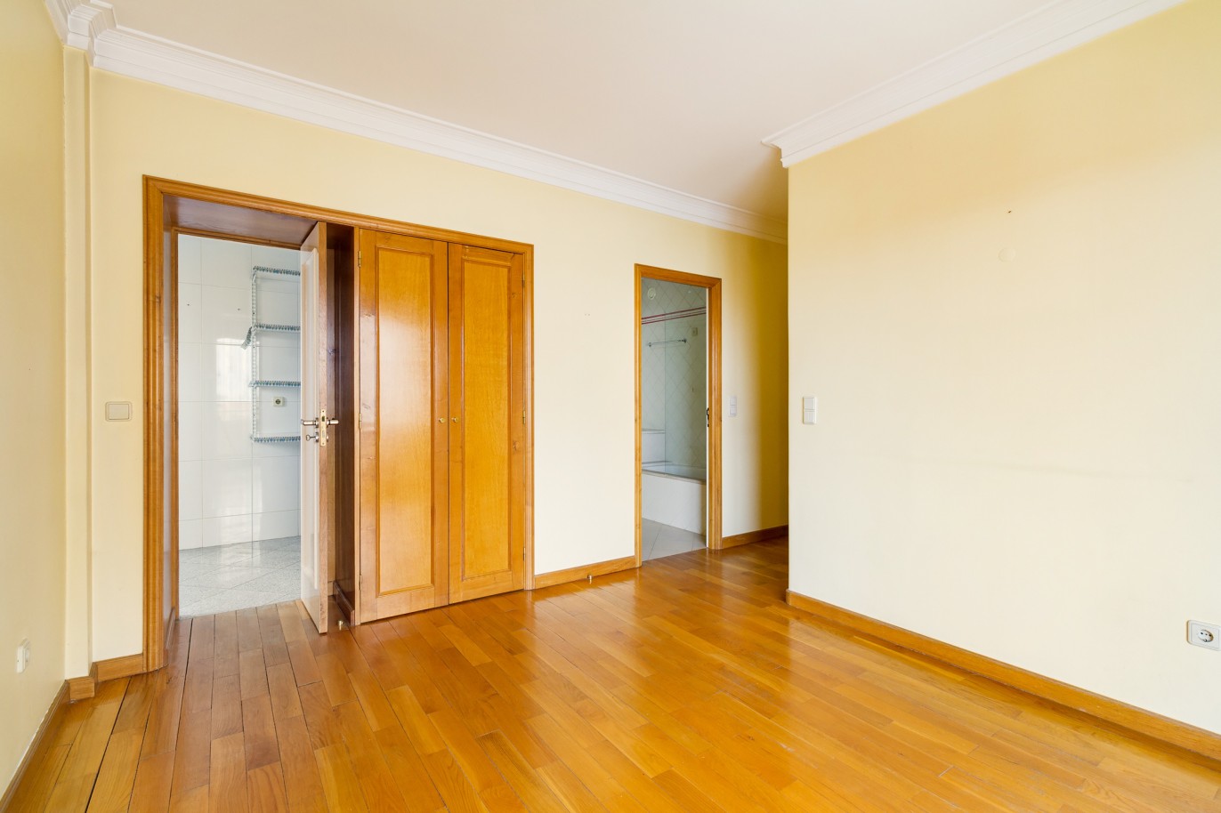 Apartamento com varanda, para venda, no Porto_221682