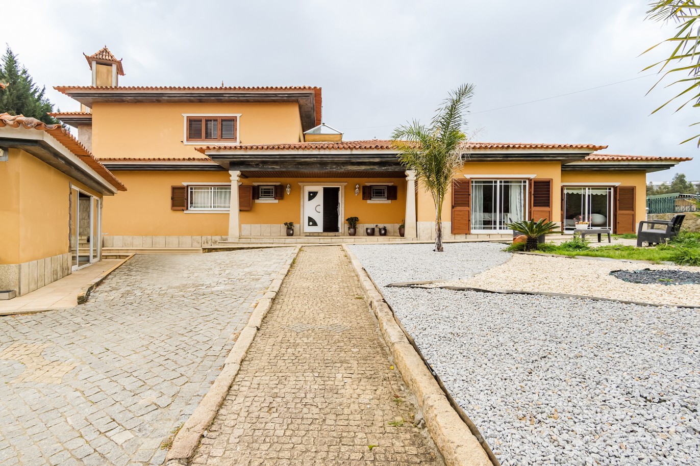 Villa de 4 dormitorios con piscina y jardín, en venta, en Água Longa, St.º Tirso, Norte de Portugal_221890