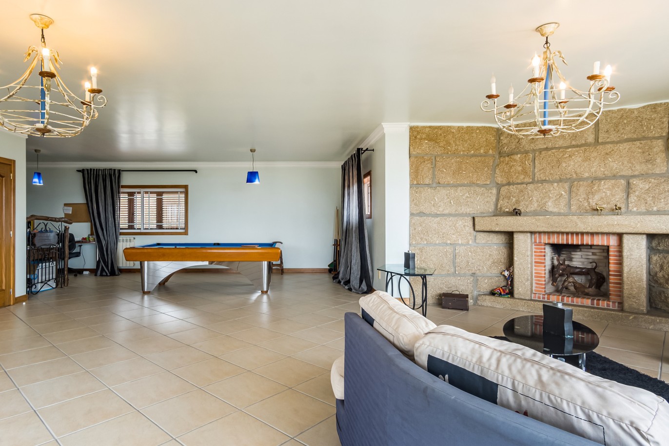 Villa de 4 dormitorios con piscina y jardín, en venta, en Água Longa, St.º Tirso, Norte de Portugal_221894