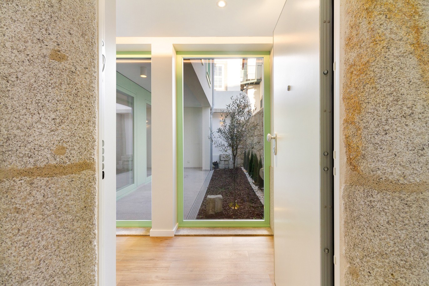 Apartment with patio, for sale, in Foz Velha, Porto, Portugal_221938