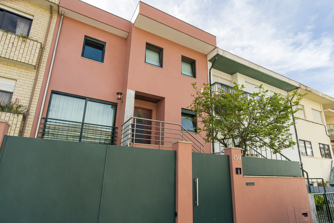 Moradia contemporânea com jardim, para venda, no Carvalhido, Porto_222047