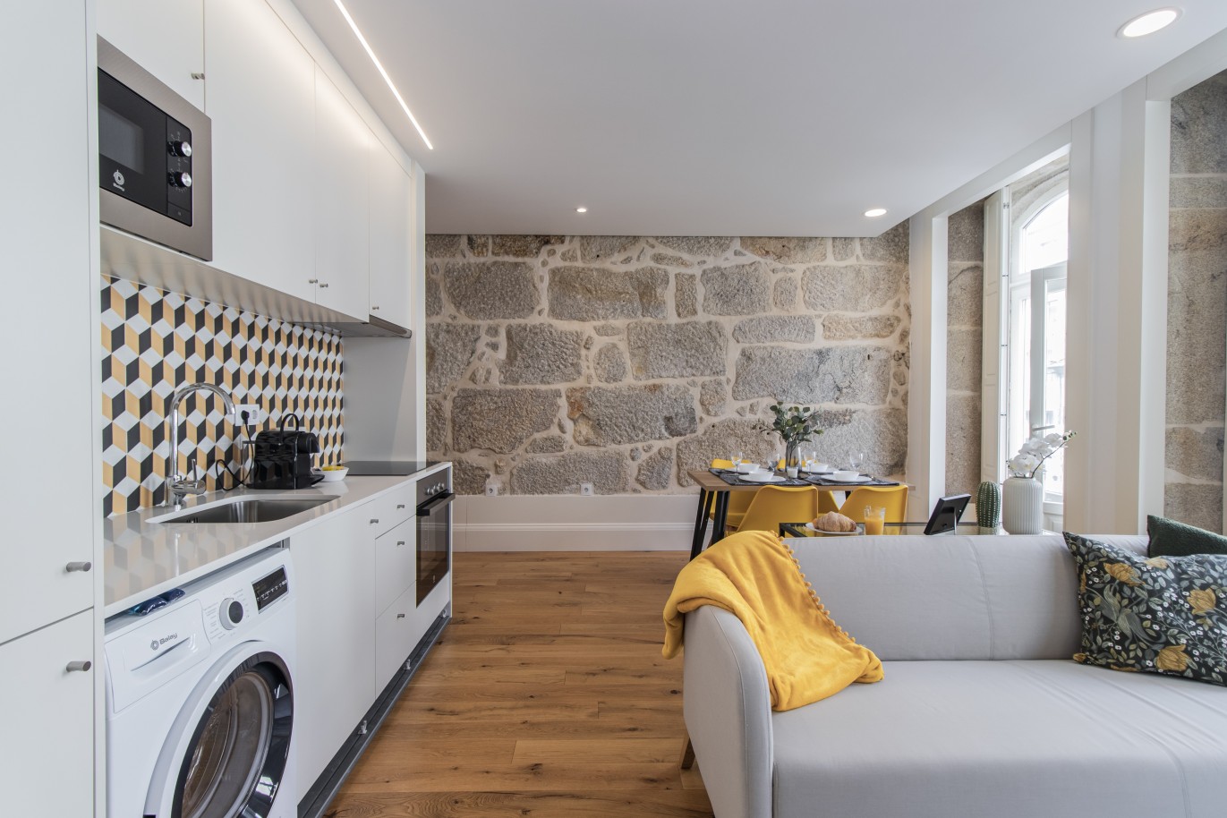 Wohnung mit Terrasse, zu verkaufen, im Zentrum von Porto, Portugal_222233