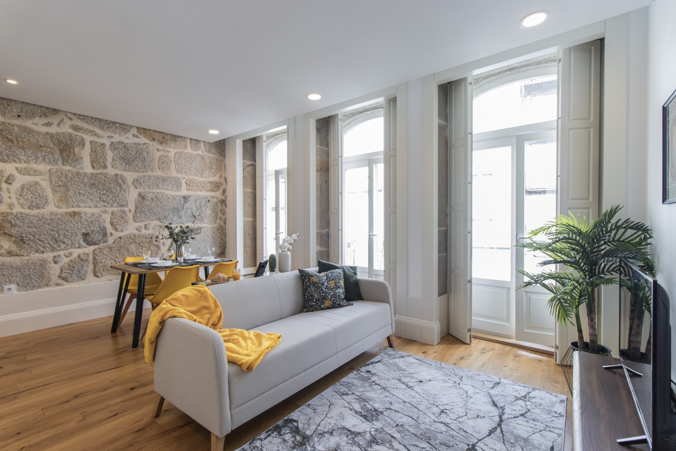 Wohnung mit Terrasse, zu verkaufen, im Zentrum von Porto, Portugal_222234