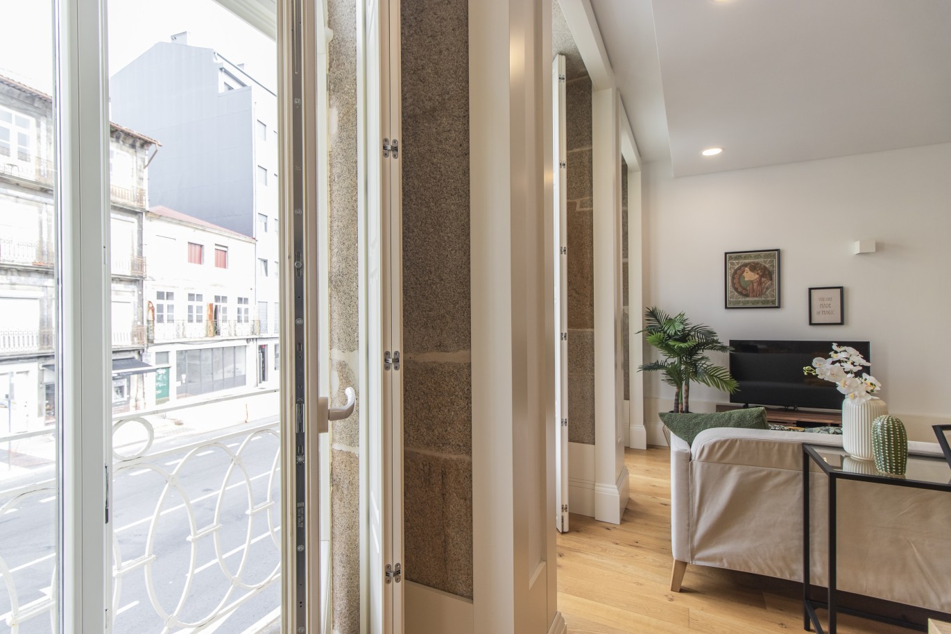 Apartamento com terraço, para venda, no Centro do Porto_222240