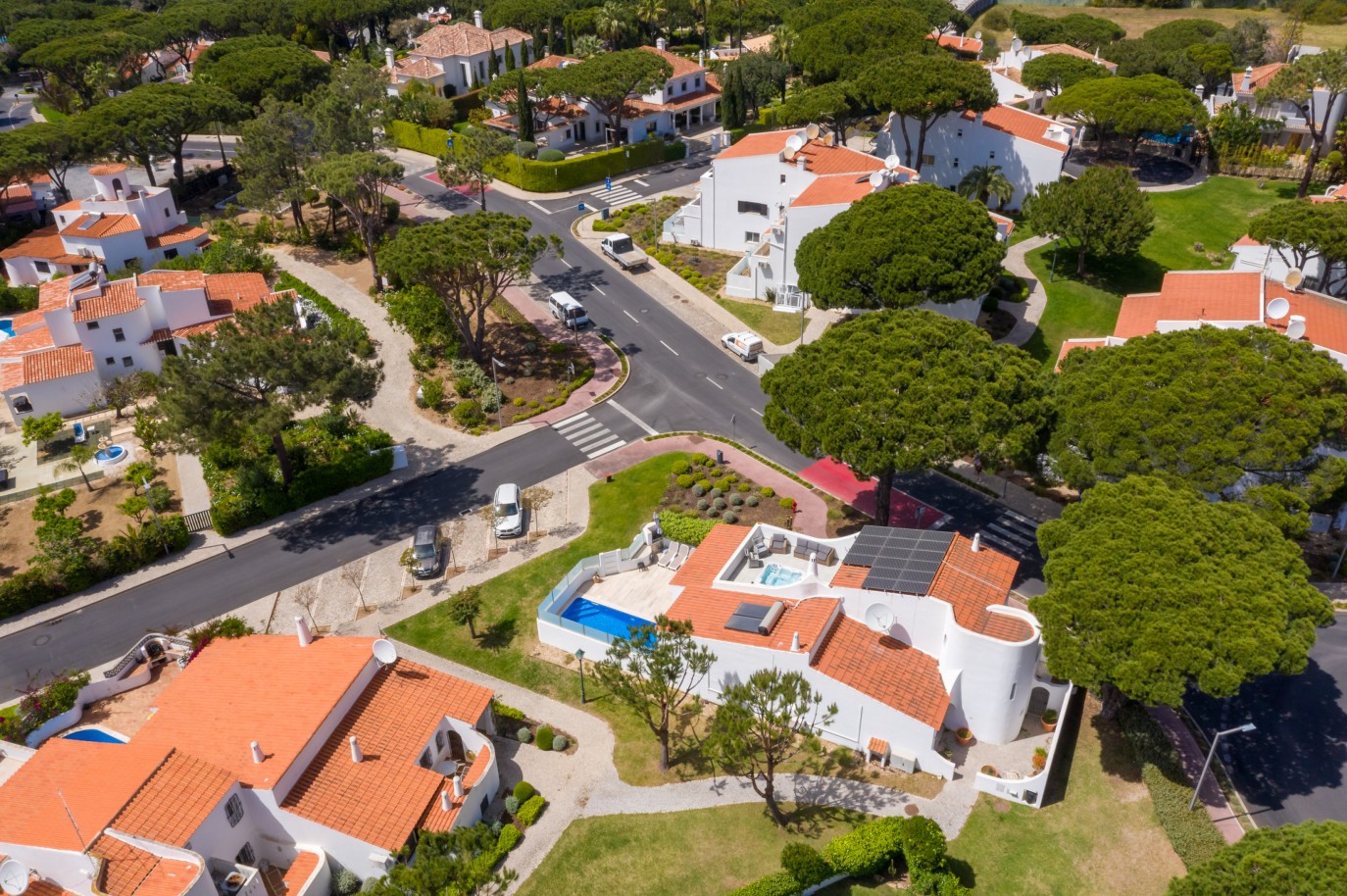 Villa reformada de tres dormitorios en venta en Vale do Lobo, Algarve _222263