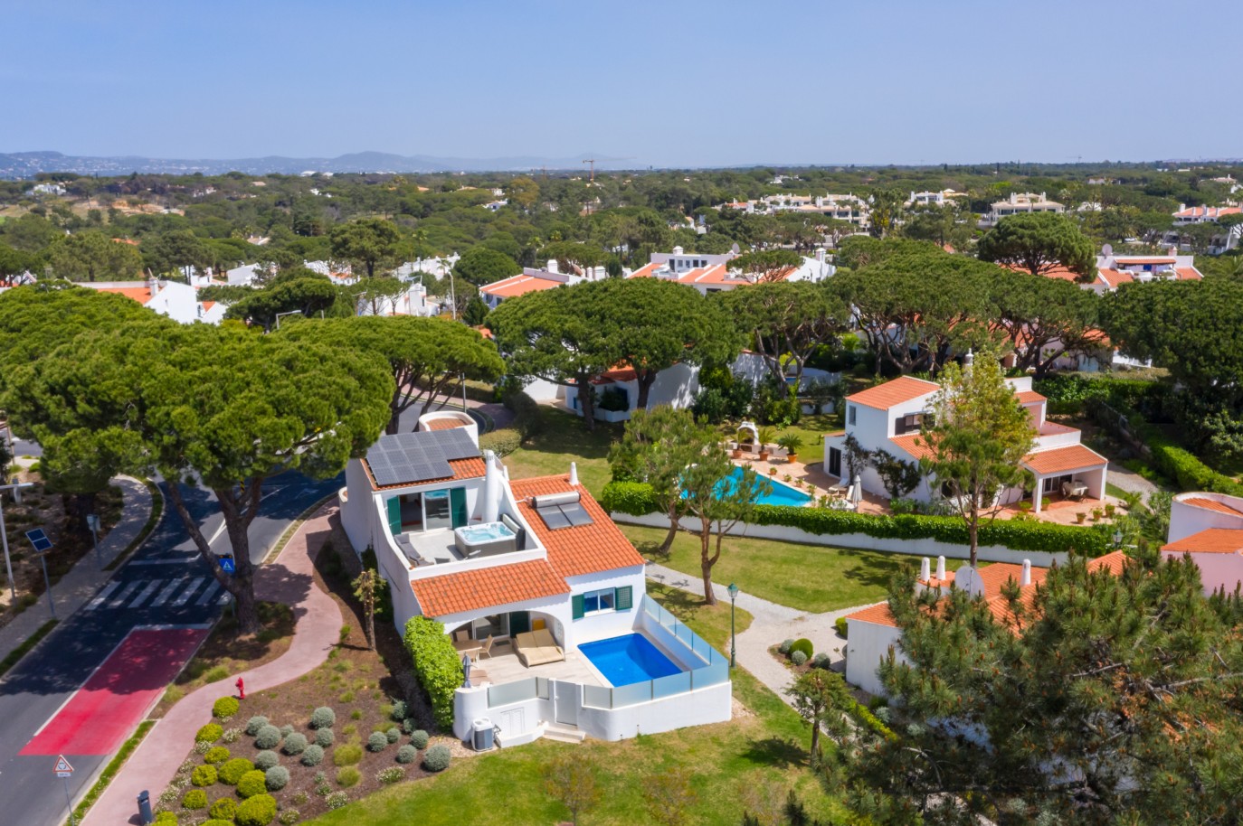 Villa reformada de tres dormitorios en venta en Vale do Lobo, Algarve _222267