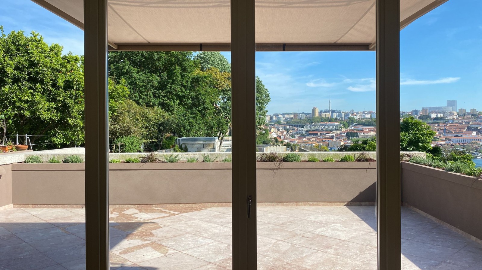Luxuriöse neue Maisonette-Wohnung, zu verkaufen, im Zentrum von Porto, Portugal _222303