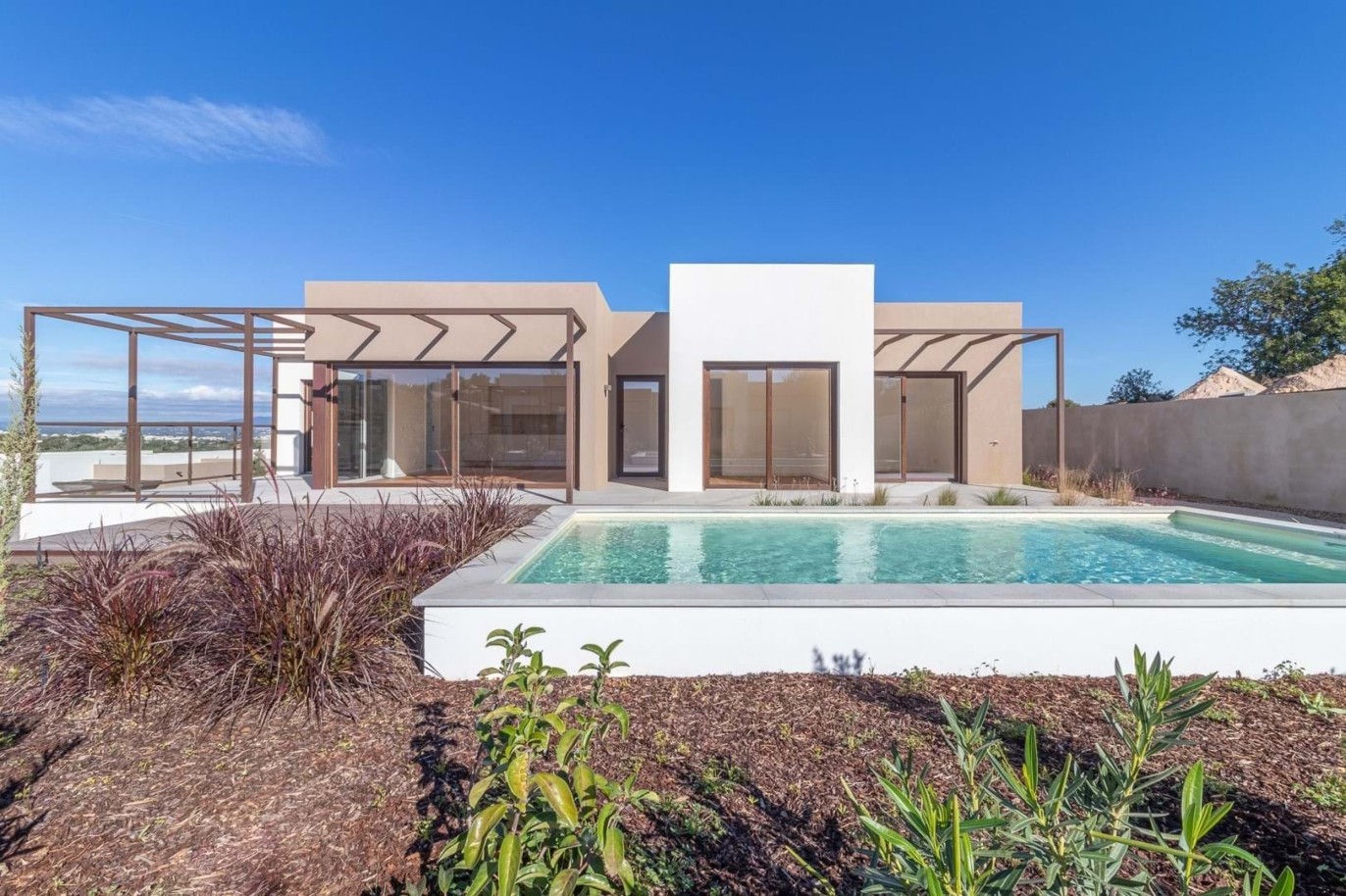 1+2 Schlafzimmer Villa mit Schwimmbad zu verkaufen in Lagoa, Algarve_222696