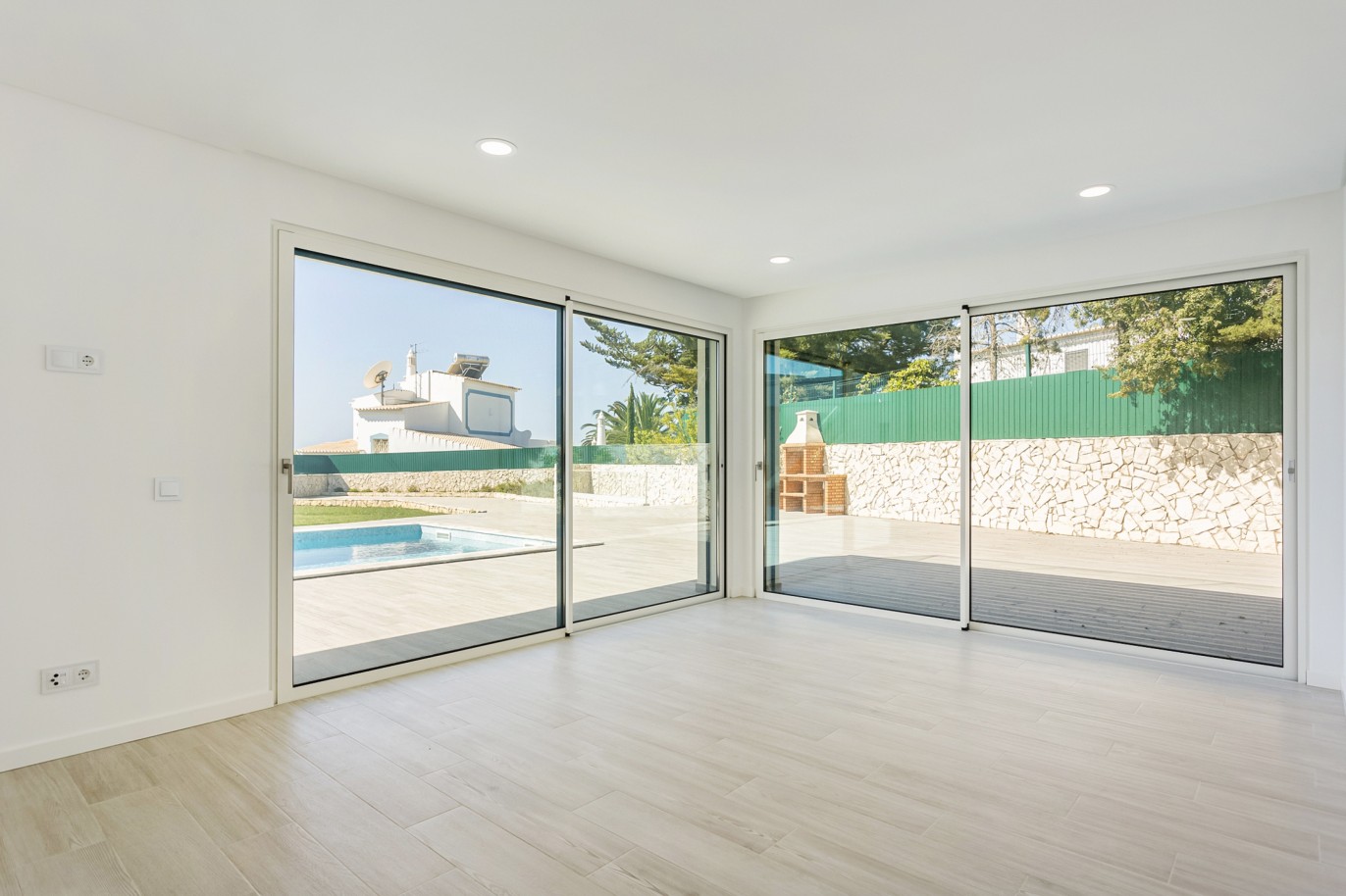 Villa de 4 dormitorios, con piscina, en venta, en Ferragudo, Algarve_222733