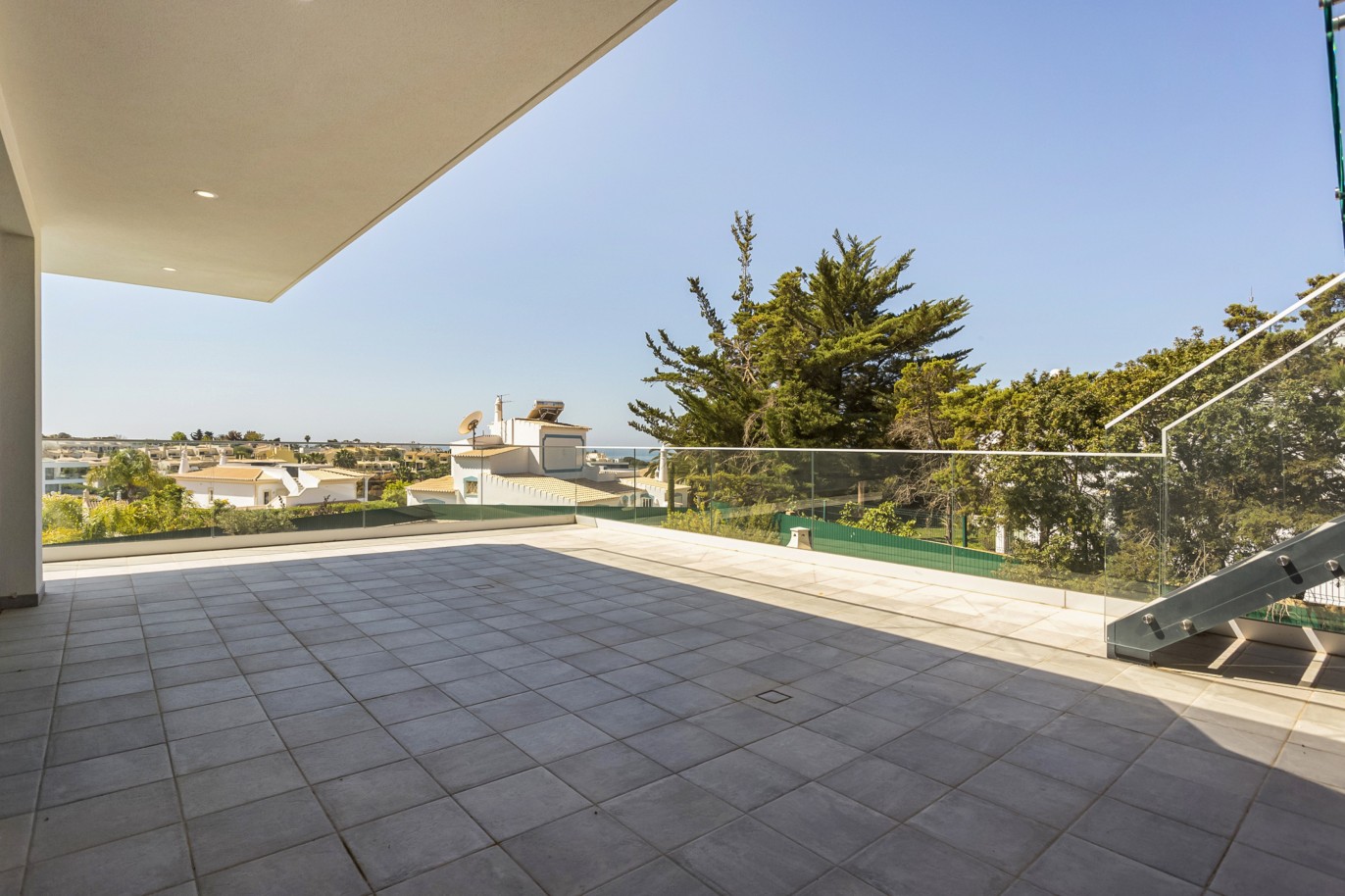 Villa de 4 dormitorios, con piscina, en venta, en Ferragudo, Algarve_222743