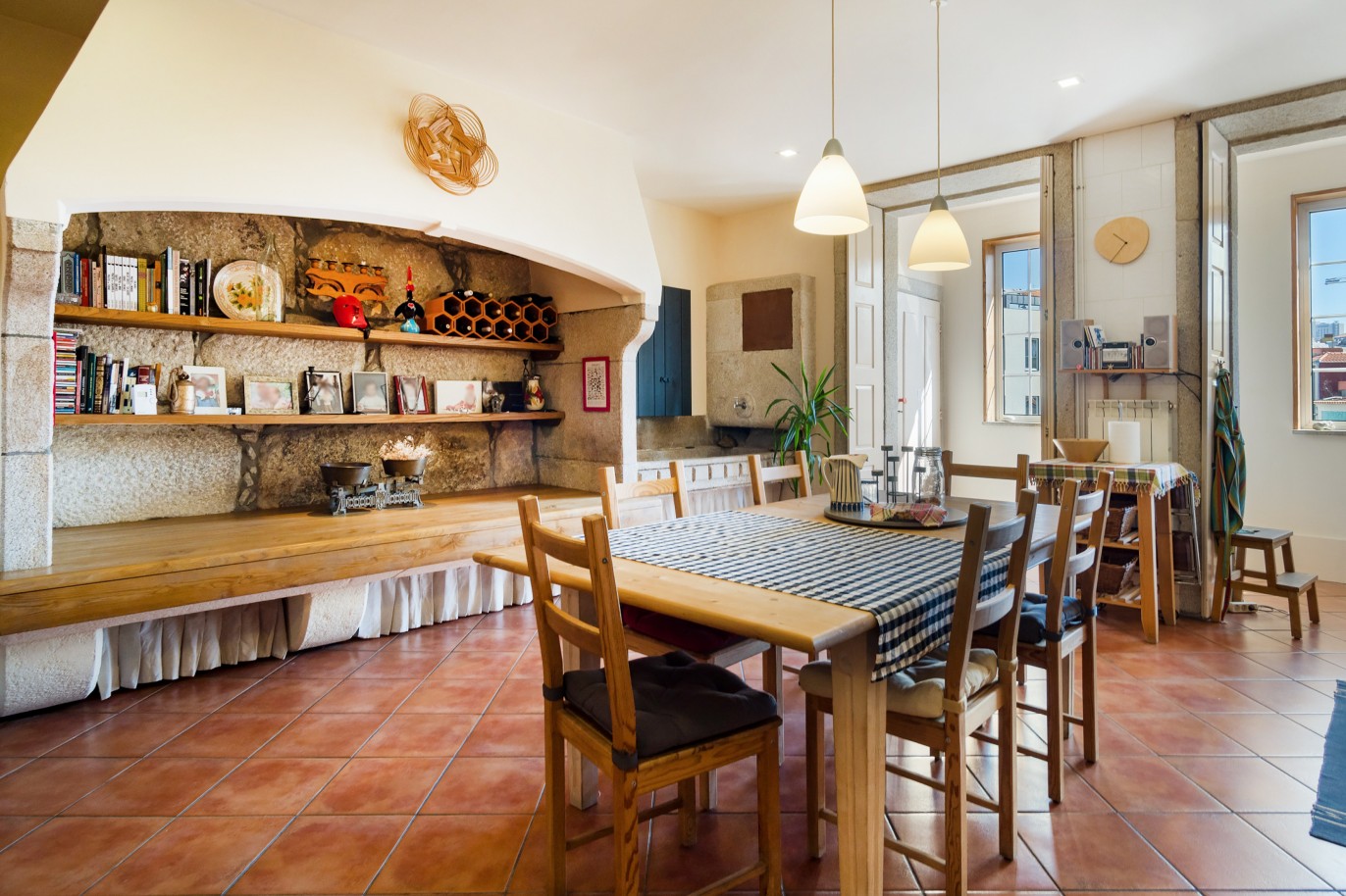 Bâtiment du 19ème siècle, à vendre, à Baixa do Porto, Portugal_223085