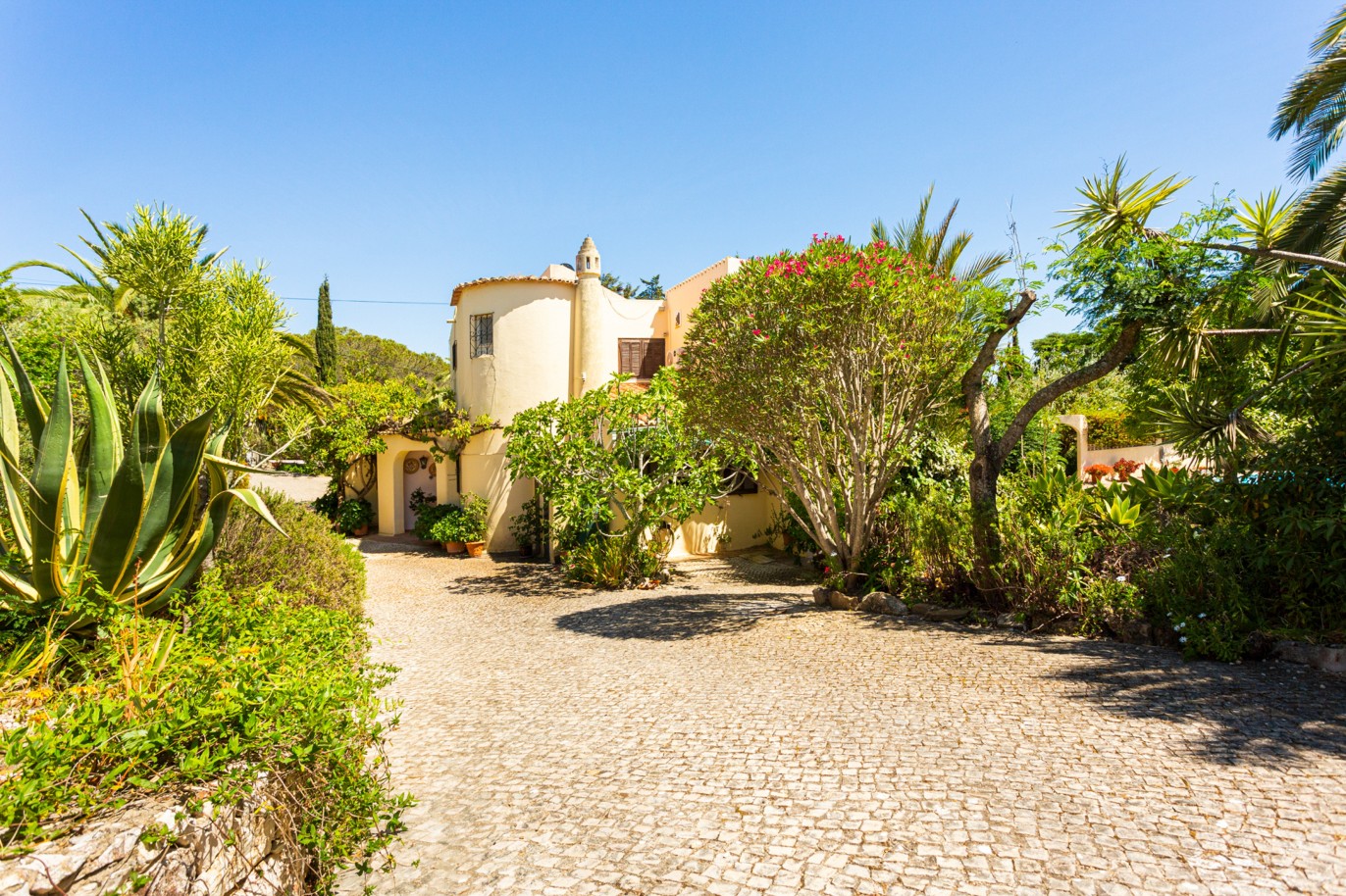 Villa de 3+1 habitaciones, con piscina, en venta, en Carvoeiro, Algarve_223784