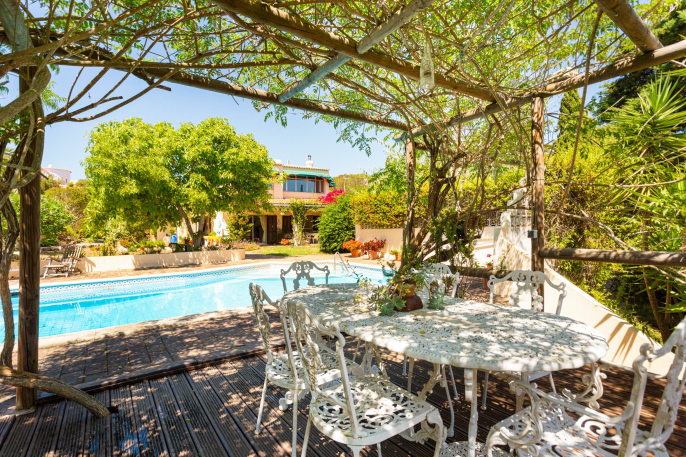 Villa de 3+1 habitaciones, con piscina, en venta, en Carvoeiro, Algarve_223803